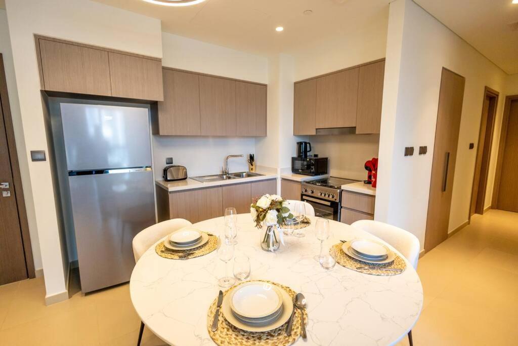 Mh - Act Tower - Burj View - 2bhk - Ref 410 Apartment *