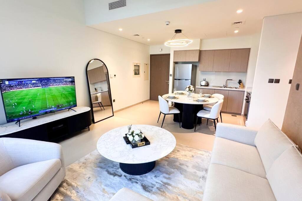 Mh - Act Tower - Burj View - 2bhk - Ref 410 * Dubai