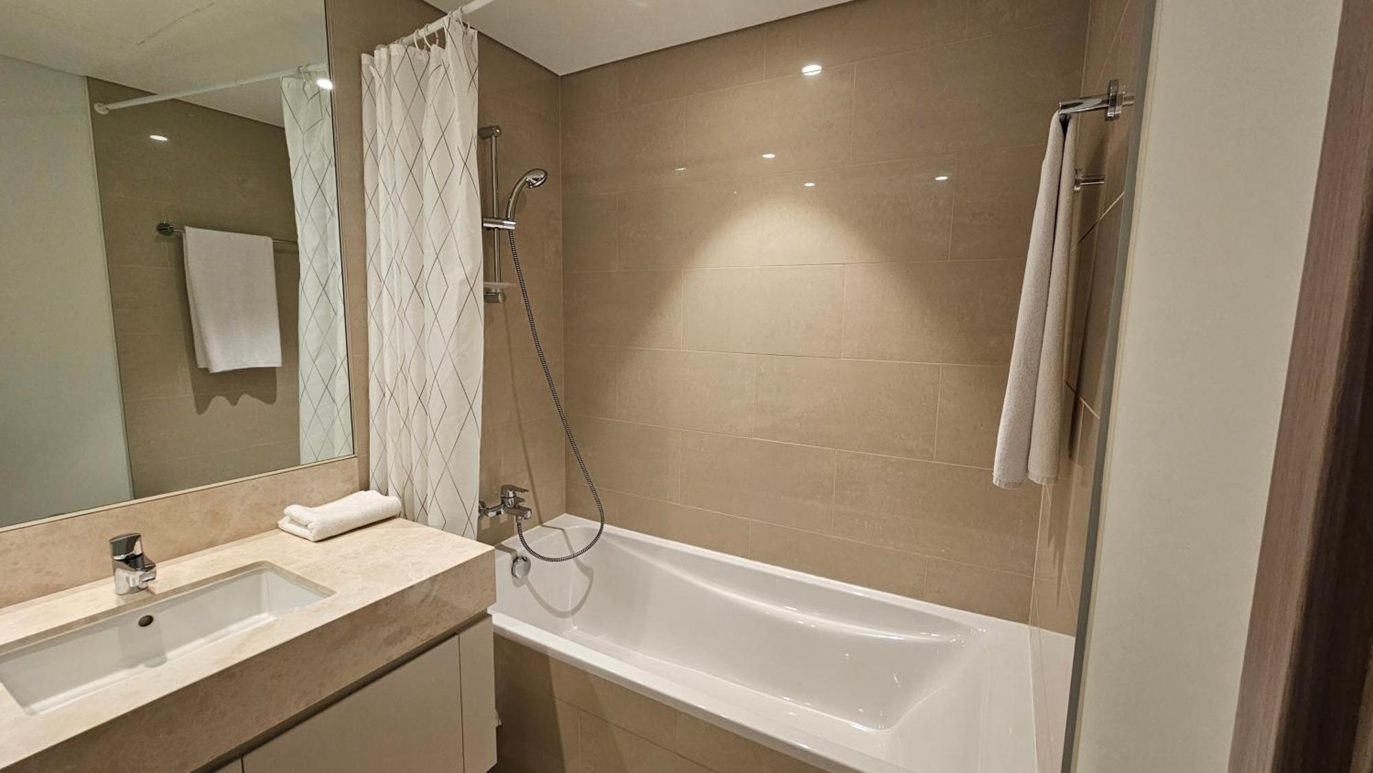 Mh - Act Tower - Burj View - 2bhk - Ref 410 Apartment Dubai