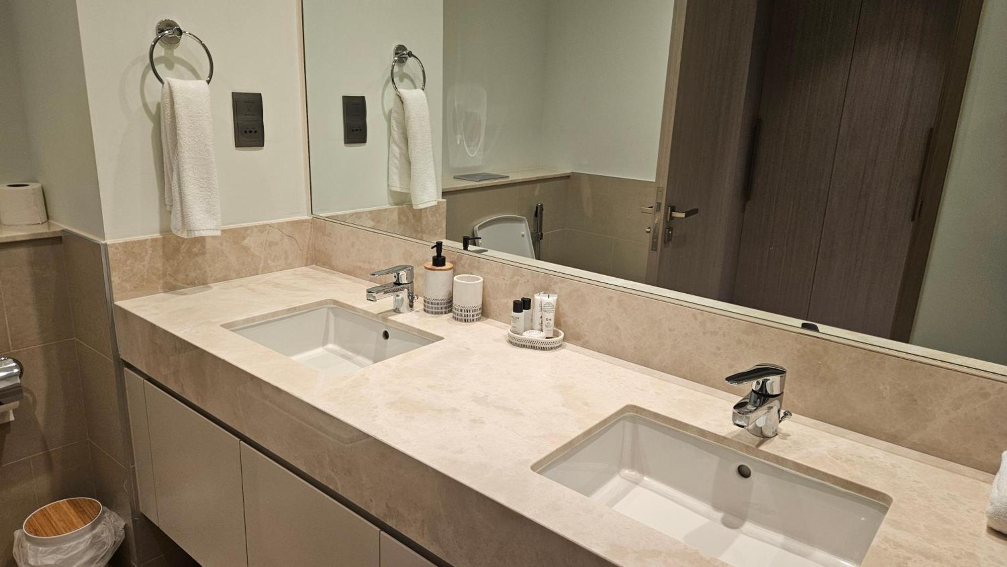 Mh - Act Tower - Burj View - 2bhk - Ref 410 Dubai